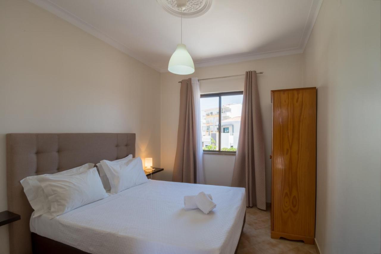 Apartamentos Pinto Quarteira Bagian luar foto